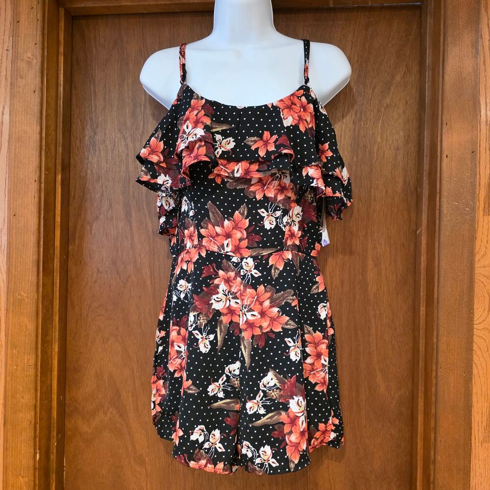NWT Harmony + Havoc floral cold shoulder, adjustable straps romper sz M